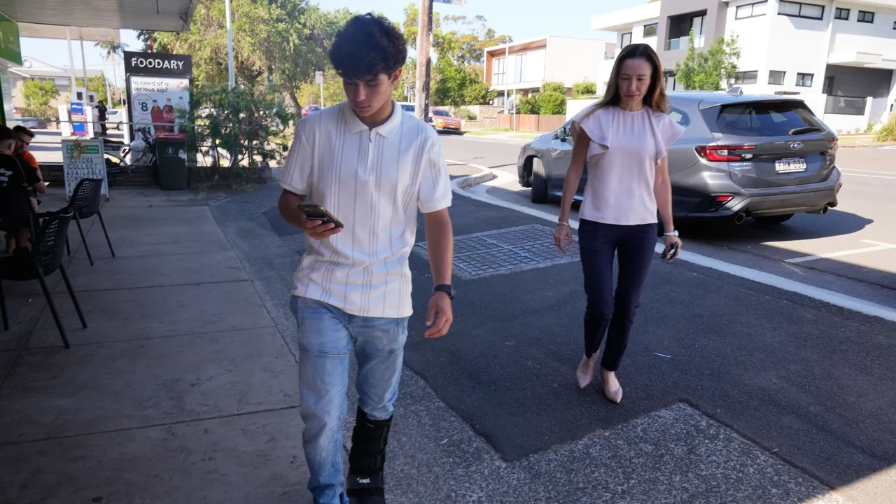 Proibição do uso de redes sociais por crianças na Austrália leva à remoção de 4,7 milhões de contas