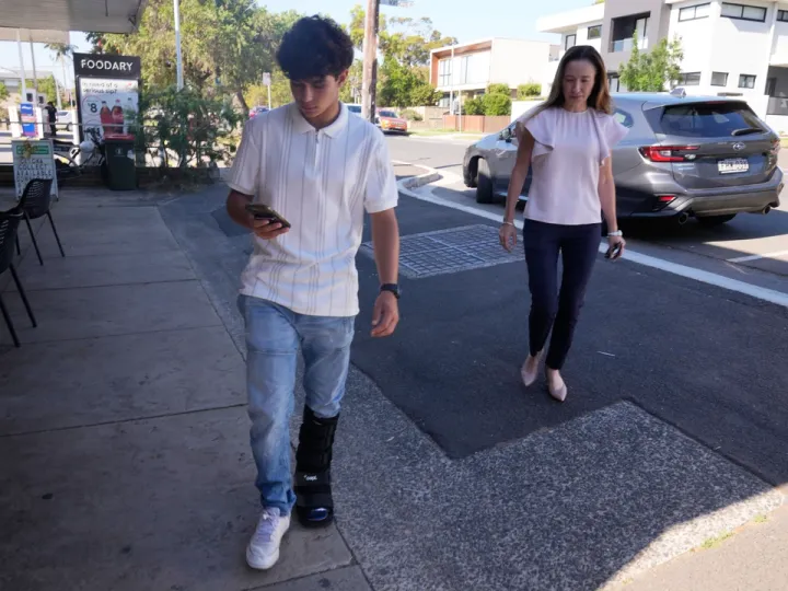 Proibição do uso de redes sociais por crianças na Austrália leva à remoção de 4,7 milhões de contas