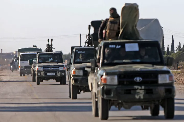 Syrian army advances into eastern Aleppo amid YPG terror group's pullback claims