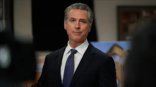 Guvernatori amerikan akuzon Trumpin se po përpiqet të "nxitë luftë civile"