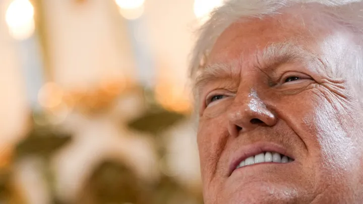 Трамп призвал к смене руководства в Иране