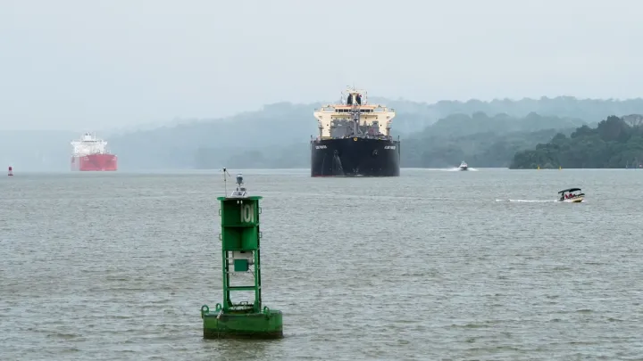 В Италии арестовали судно с российским металлом