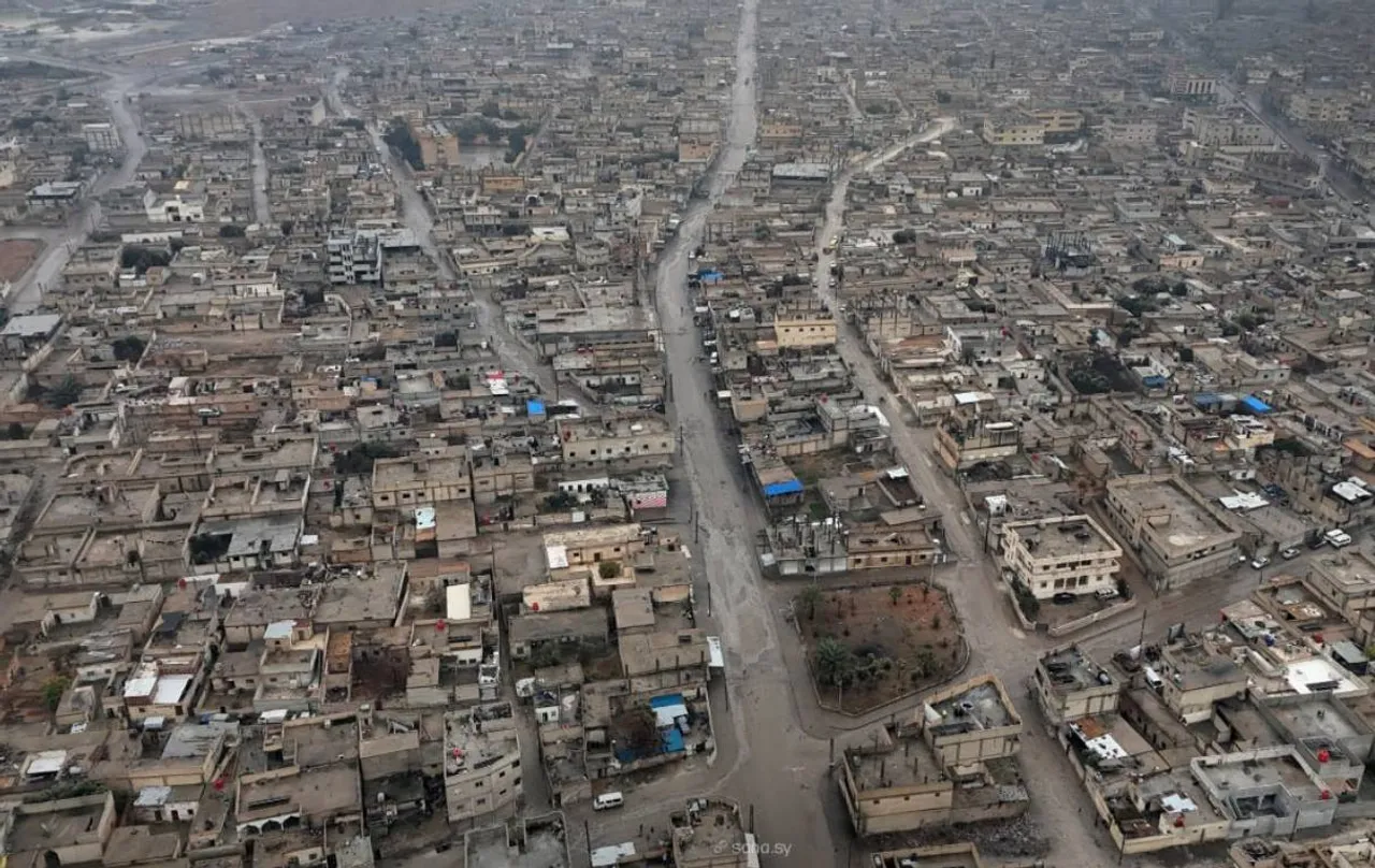 الجيش السوري يستعيد مواقع بالرقة ودير الزور.. وتنظيم YPG الإرهابي يقصف الأحياء السكنية ويفجر جسرين