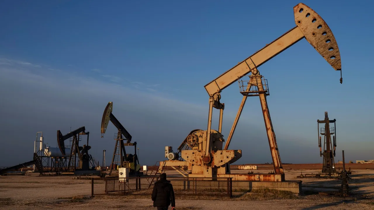 Tribos sírias libertam campos de gás natural e petróleo a leste do Eufrates dos terroristas do YPG