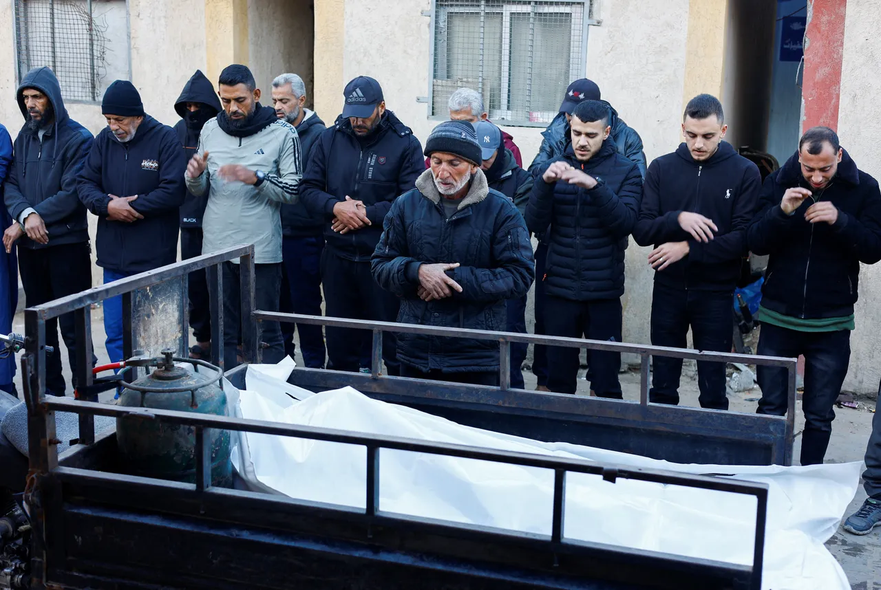 استشهاد طفل فلسطيني وإصابة شابين في خروقات إسرائيلية متواصلة بشمال وجنوب قطاع غزة