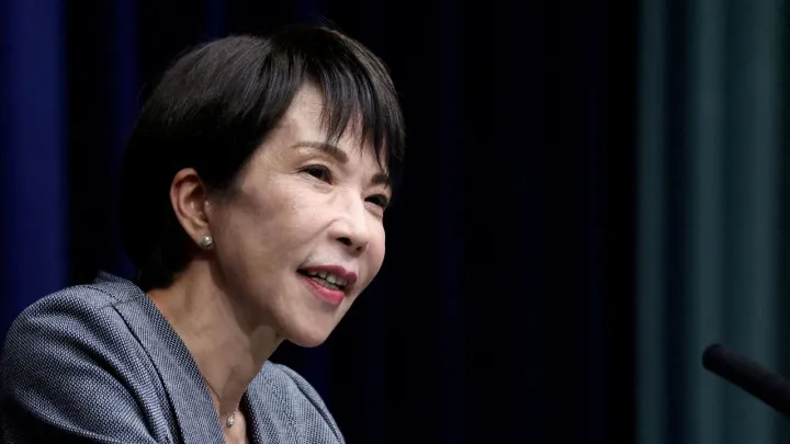 A japán miniszterelnök előrehozott választásokat kezdeményez erősebb felhatalmazásért