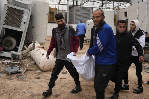 Israel kills two Palestinians, wounds 18 in Gaza despite ceasefire