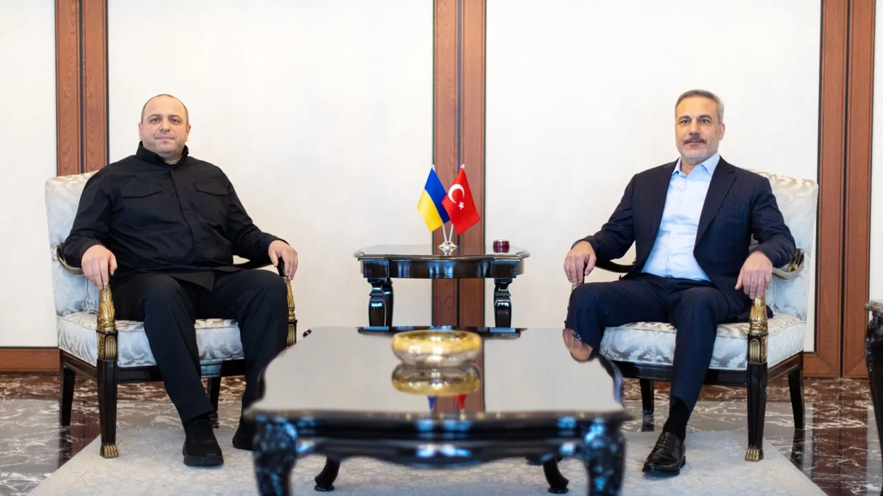 フィダン外相とカルン長官は、アンカラでウクライナの高官ウメロフ氏と会談