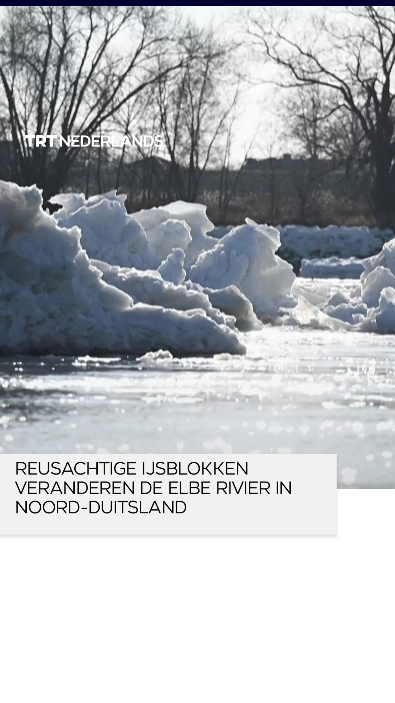 Reusachtige ijsblokken veranderen de Elbe rivier in Noord-Duitsland
