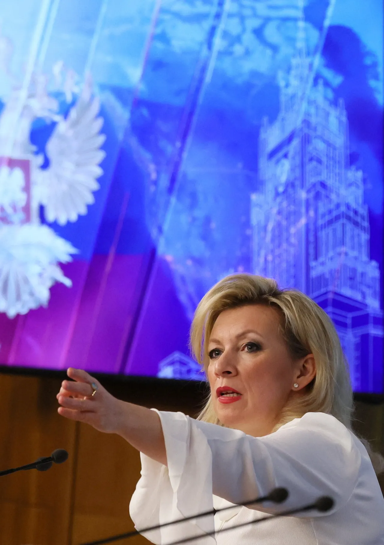 Захарова: Присуството на трупи на Коалицијата на подготвените во Украина е неприфатливо