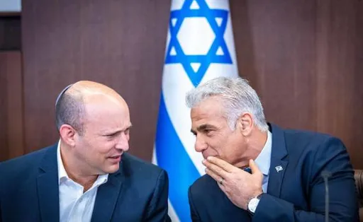 איחוד פוליטי במרכז הישראלי? איזנקוט מנסה לשרטט גוש חדש מול נתניהו