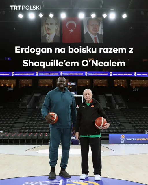 Erdogan na boisku razem z Shaquille’em O’Nealem