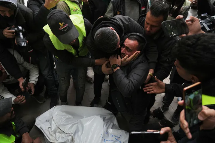 Troje novinara među 11 ubijenih stanovnika Gaze u izraelskim napadima usred kršenja prekida vatre