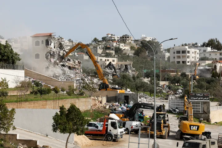 تصعيد عنيف للاحتلال بالضفة وتفاقم هدم المنازل واعتداءات المستوطنين والتضييق على الأونروا