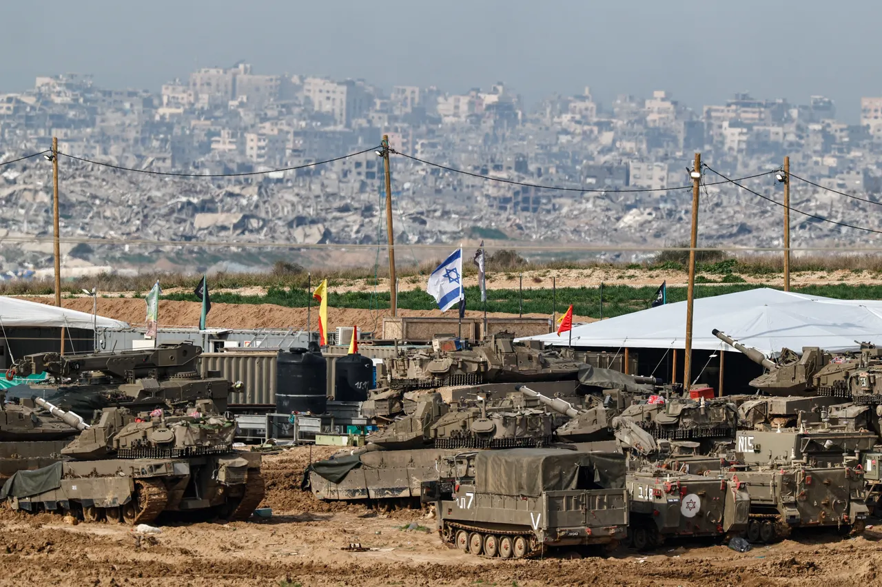 سلاح ودعم استخباراتي.. صحيفة تكشف دعم إسرائيل لميليشيات مسلحة في غزة ضد حماس