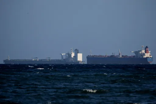 Франция задержала российский нефтяной танкер