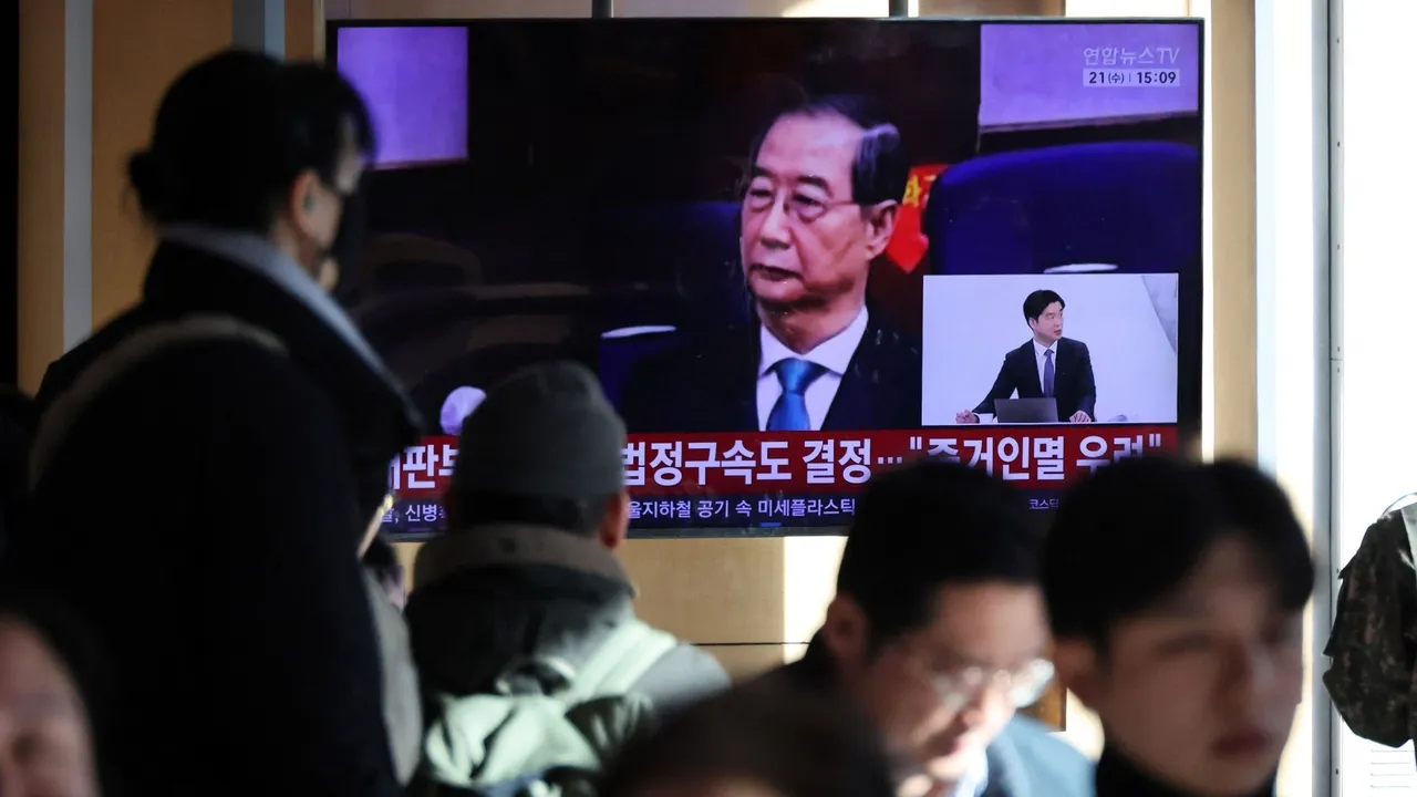 Ex-primeiro-ministro sul-coreano Han foi condenado a 23 anos de prisão no caso da lei marcial