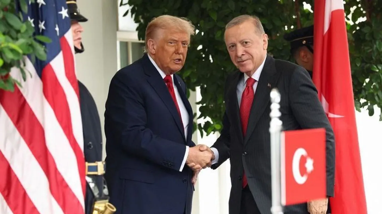 Erdogan a Trump: "A Türkiye está a acompanhar 'de perto' a situação na Síria"