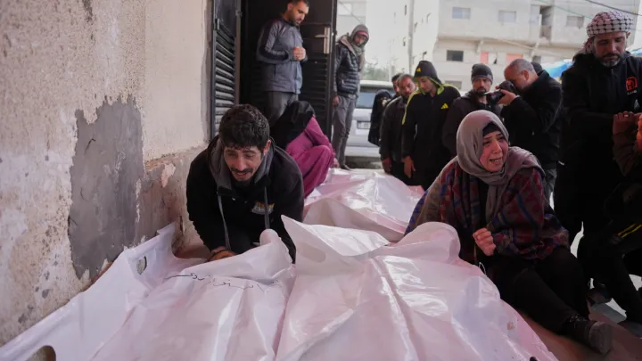 9 شهداء بغزة بينهم صحفيون وطفلان وتحذيرات من كارثة إنسانية من البرد والقصف المتواصل