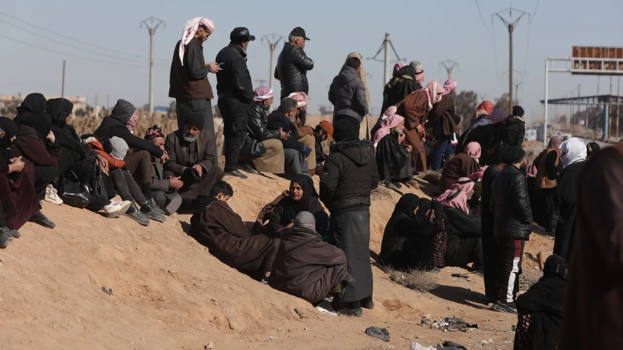 خانوادههای سوری پس از آزادسازی زندان اقطان در پی یافتن عزیزان خود