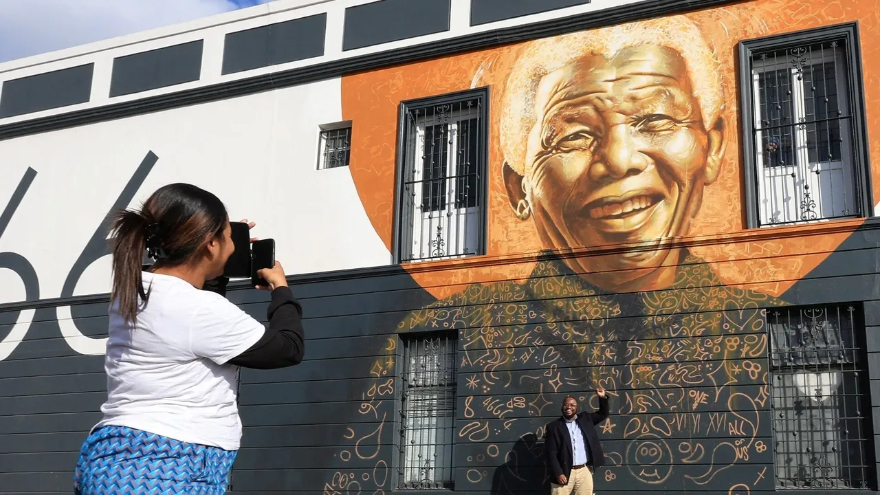 South Africa's top court dismisses bid to block auction of Nelson Mandela's items