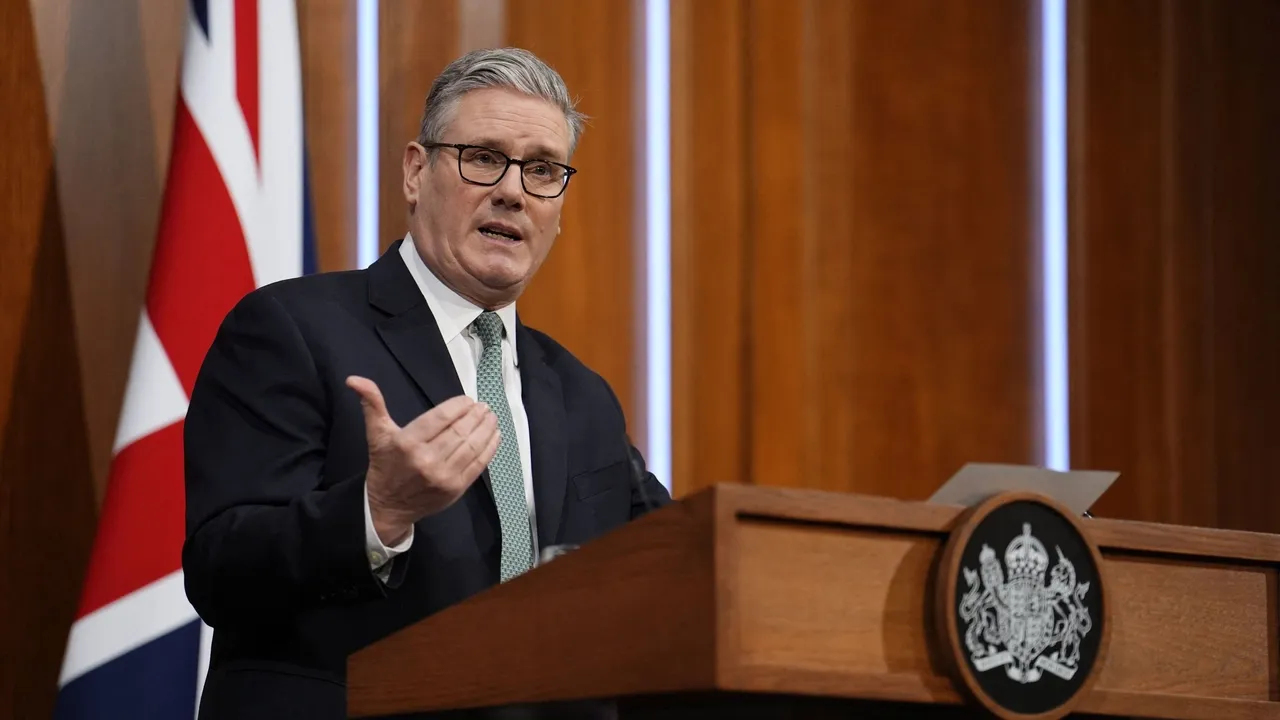 Starmer: "Reino Unido pronto para fazer a sua parte para proteger a segurança do Ártico"