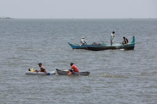 Four fishermen missing after vessel collision off Karachi coast