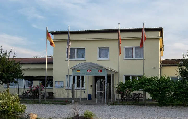 Bayern: Schweinereste vor Moschee abgelegt