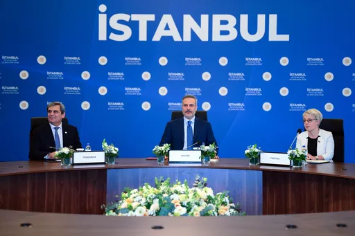 وزير الخارجية التركي يلتقي عدداً من نظرائه خلال زيارتهم لإسطنبول