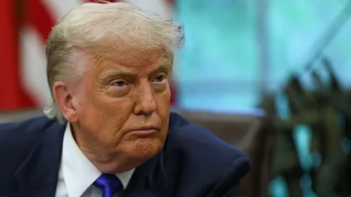 ترامپ: یک نیروی بزرگ به سمت ایران در حرکت است