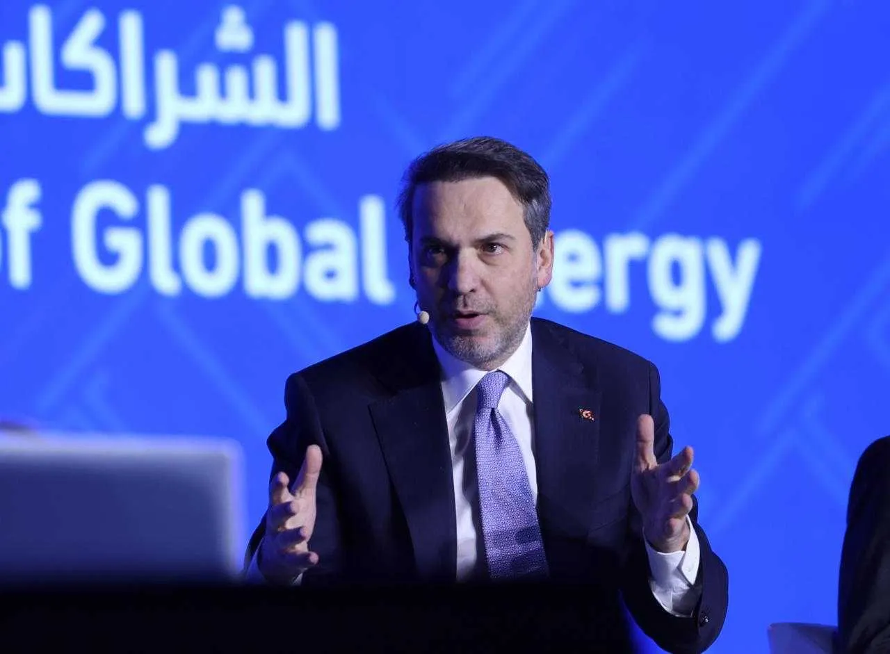 وزير الطاقة التركي: ستكون بلادنا فاعلة بقوة في التعاون مع ليبيا برّاً وبحراً