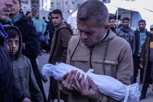 غزة.. استشهاد طفلين بقصف الاحتلال وارتفاع حصيلة وفيات الأطفال جراء البرد