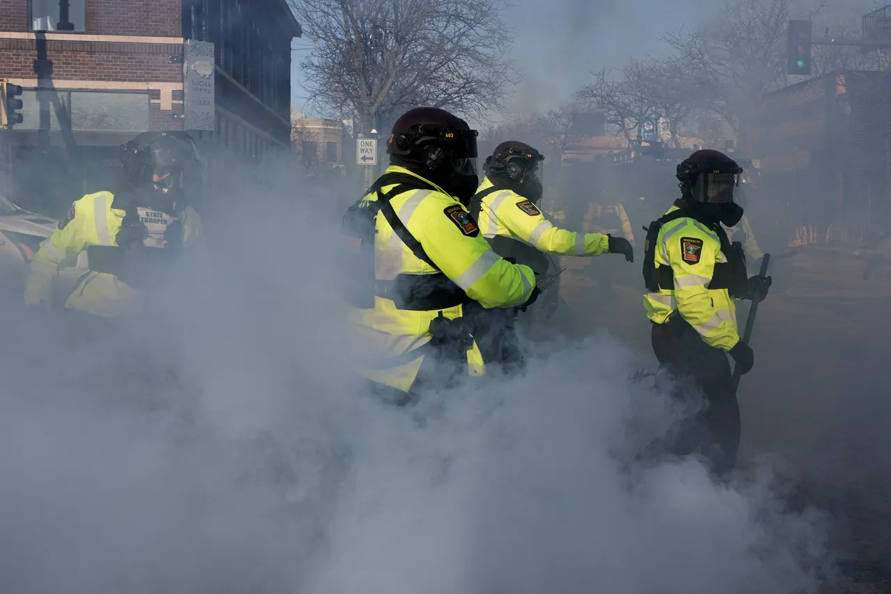 Trump calls on Minnesota to allow ICE raids after fatal Minneapolis shooting