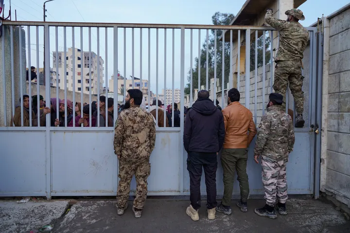 Syrian forces release 126 children held in YPG-run prison in Raqqa