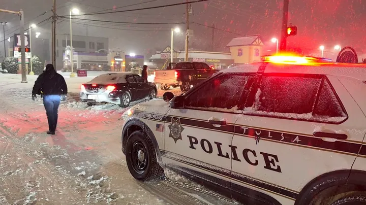 Tempête hivernale aux États-Unis: 14 000 vols annulés, 130000 foyers sans courant