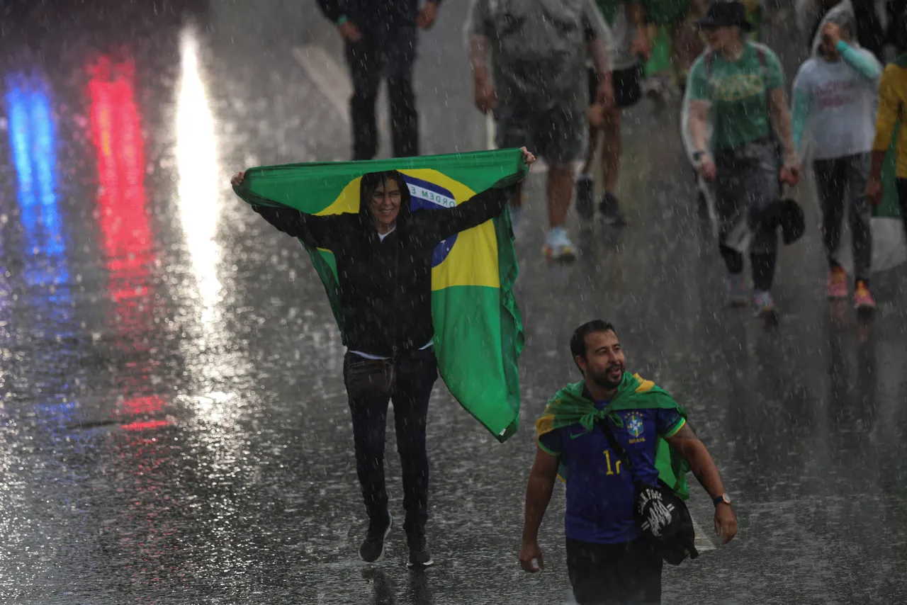 Blitzeinschlag bei Bolsonaro-Demo in Brasilien: 89 Verletzte