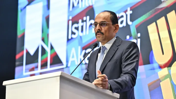 Diretor dos serviços secretos da Türkiye reúne-se com uma delegação do Hamas em Istambul