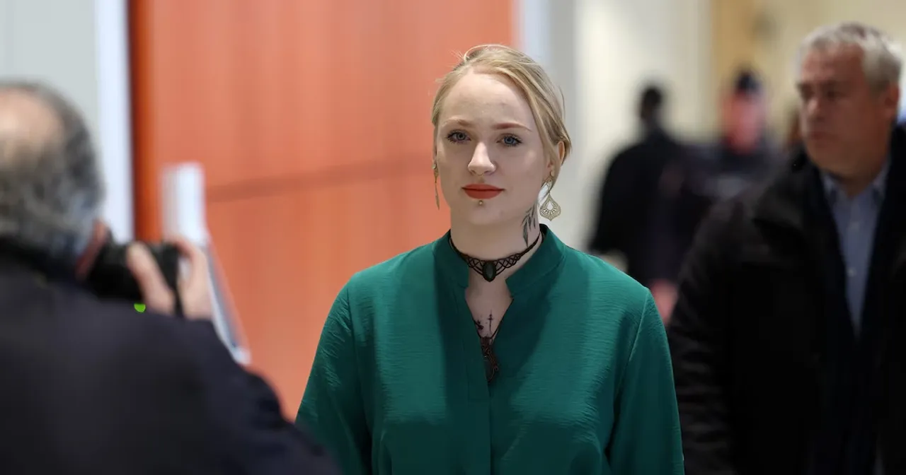 Mila à visée par une plainte pour "apologie de crime contre l'humanité"