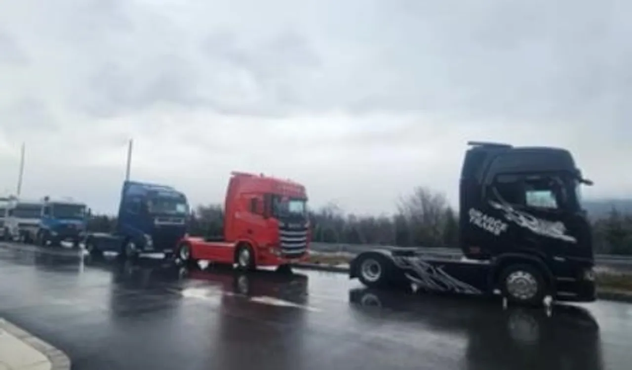 Transportuesit bllokojnë vendkalimet kufitare, kërkojnë zgjidhje për qëndrimin në zonën e shengenit