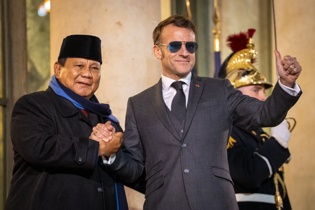 Macron sambut Prabowo dalam jamuan makan malam di Istana Élysée