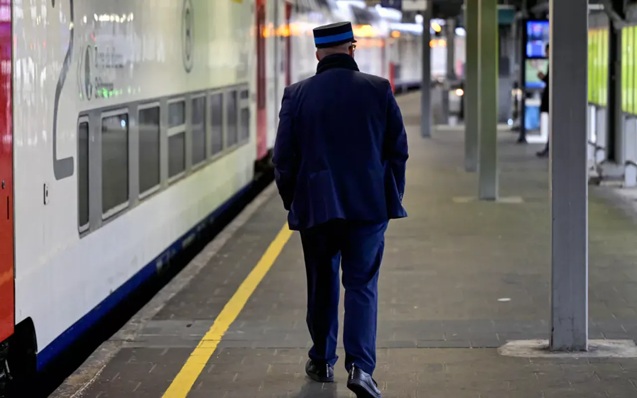 Vijfdaagse spoorstaking in België van start: Minister Crucke houdt voet bij stuk