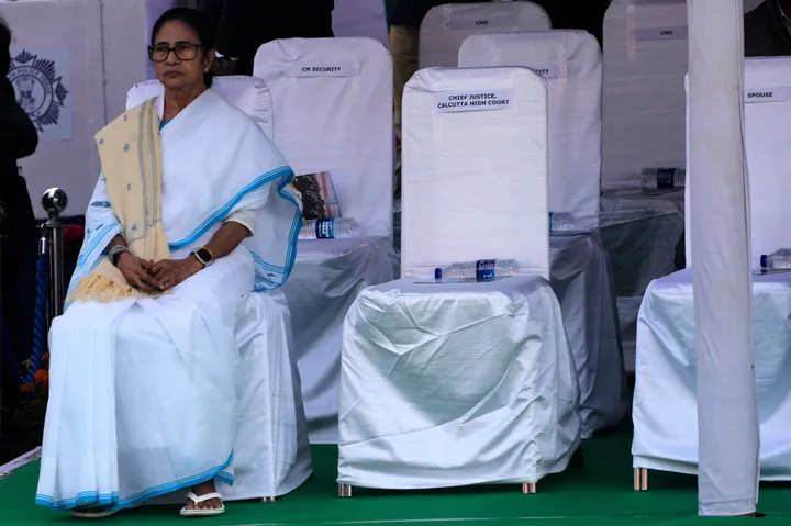 पश्चिम बंगाल में मतदाता सूची विवाद गहराया, ममता बनर्जी ने अदालत जाने की चेतावनी दी