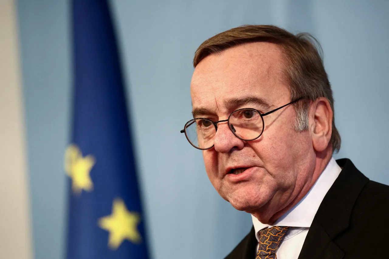 د المان د دفاع وزیر له ټرمپ څخه د افغانستان په اړه د څرګندونو له امله د بخښنې غوښتو غوښتنه وکړه.