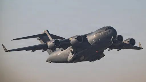 وسط تلويح بضربة محتملة لإيران.. واشنطن تعتزم تنفيذ مناورة جوية في الشرق الأوسط