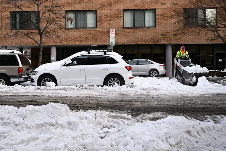 Winter storm kills dozens as cold lingers in central and eastern US