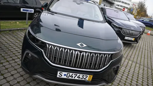 Vendas de veículos totalmente elétricos na UE ultrapassam as vendas a gasolina em dezembro