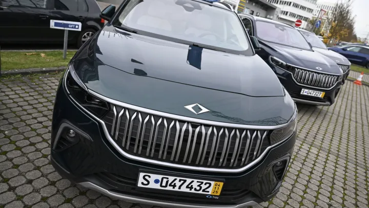 Vendas de veículos totalmente elétricos na UE ultrapassam as vendas a gasolina em dezembro