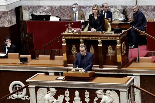 France: deux motions de censure rejetées, le budget 2026 adopté