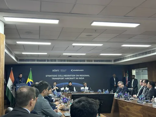 भारत की अदानी ने ब्राजील की एम्ब्रेयर के साथ विमान निर्माण के लिए समझौता किया।