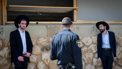 תינוק בן חצי שנה מת בבית מטפלת ללא רישיון בבני ברק